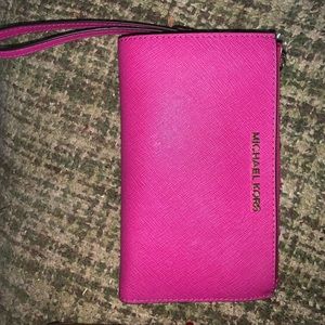 Michael Kors wallet with wristlet Pink